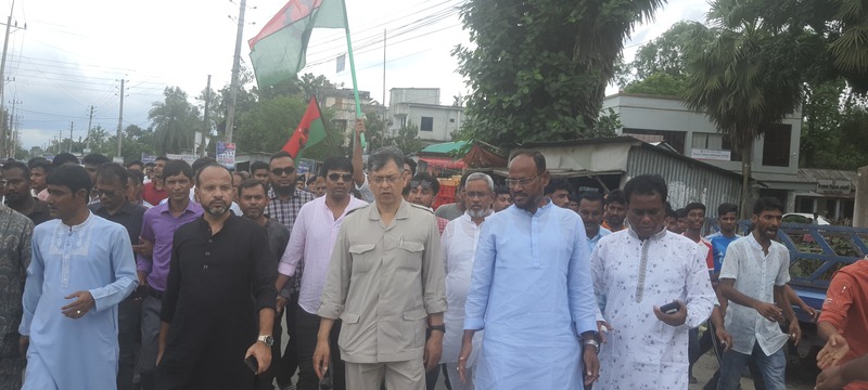 BNP leaders, including Salahuddin Ahmed, visit the family of Polash in Bhuyanpur, Tangail, to offer condolences and reaffirm their commitment to building a truly democratic Bangladesh. Photo: V7N